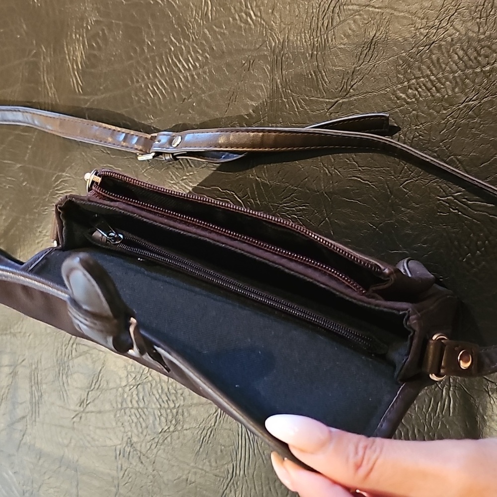 Liz Claiborne Dark Brown Crossbody Bag - Picture 5 of 6